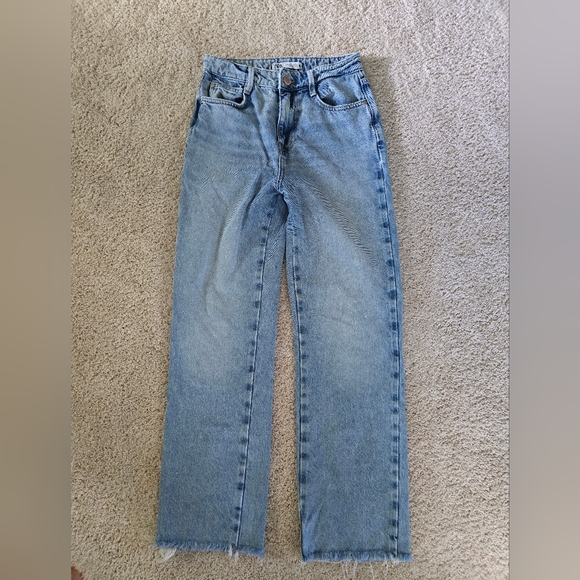 Zara Denim - Zara Size 2 High Rise Straight Leg Raw Hem Jeans Light Blue Wash